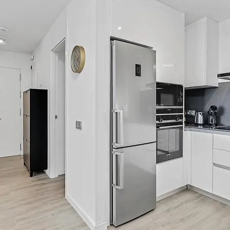Modern 3 Bed In Cancelada Apartment